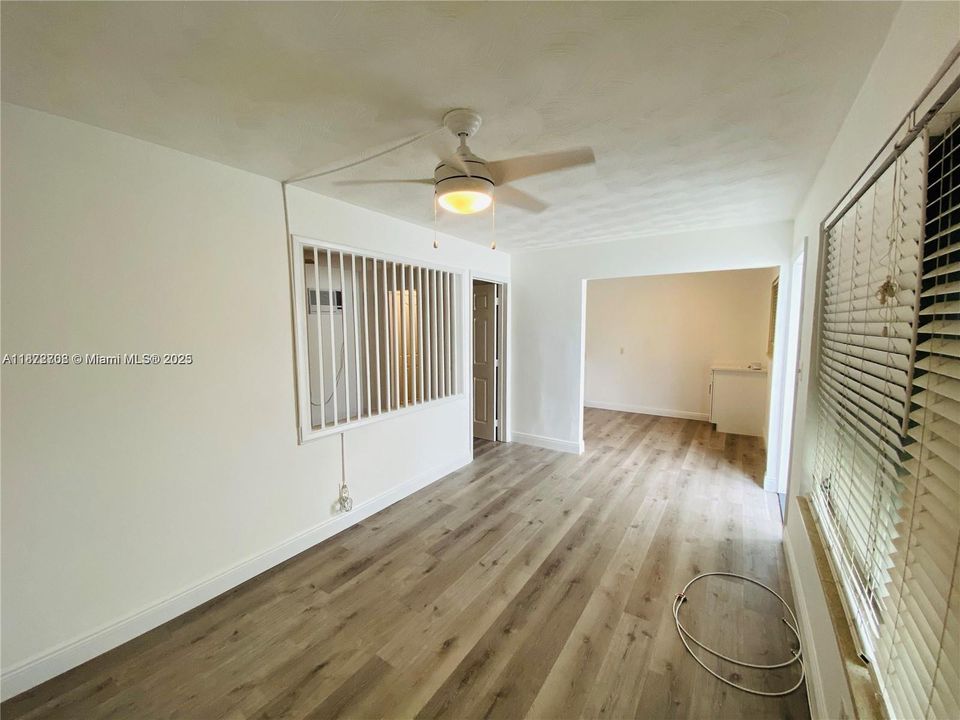 En Venta: $647,000 (0 camas, 0 baños, 1046 Pies cuadrados)