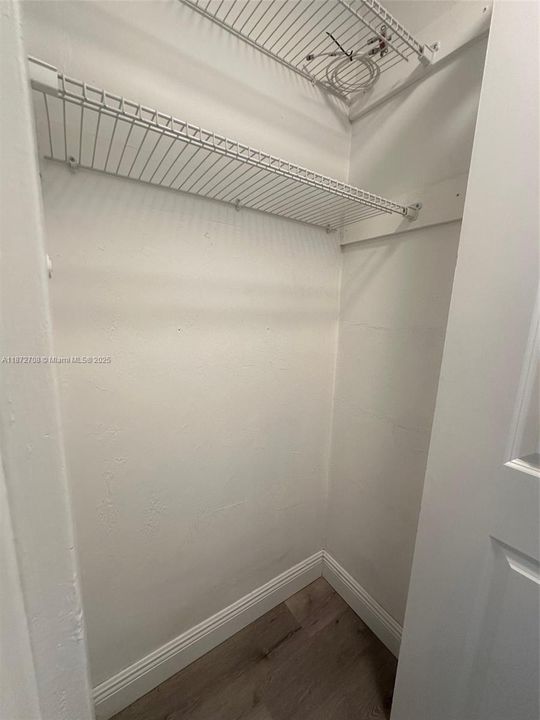 En Venta: $647,000 (0 camas, 0 baños, 1046 Pies cuadrados)