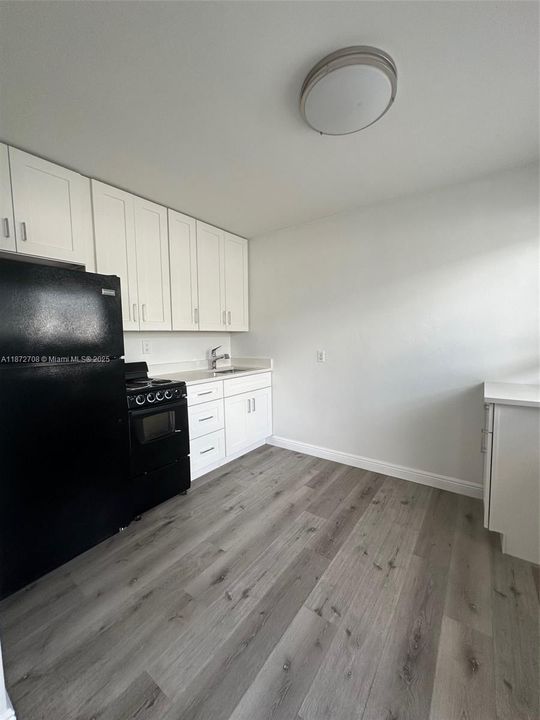 En Venta: $647,000 (0 camas, 0 baños, 1046 Pies cuadrados)