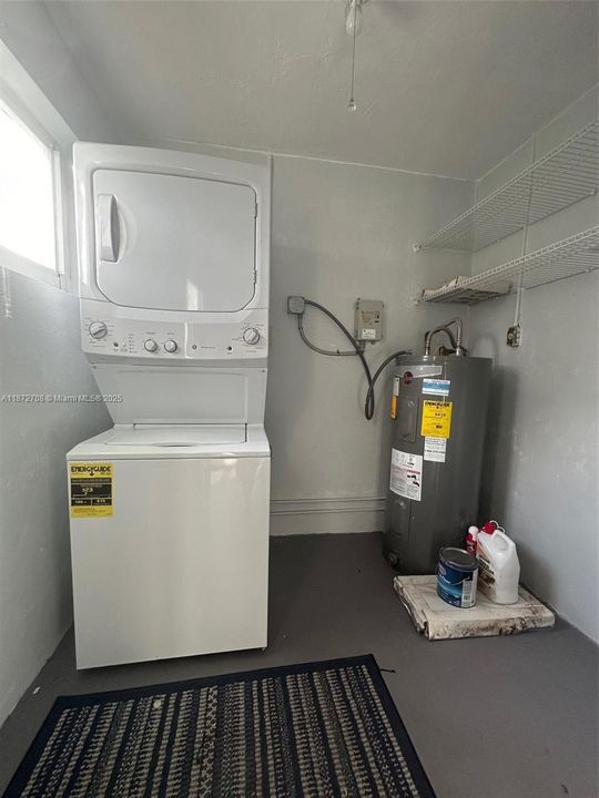 En Venta: $647,000 (0 camas, 0 baños, 1046 Pies cuadrados)