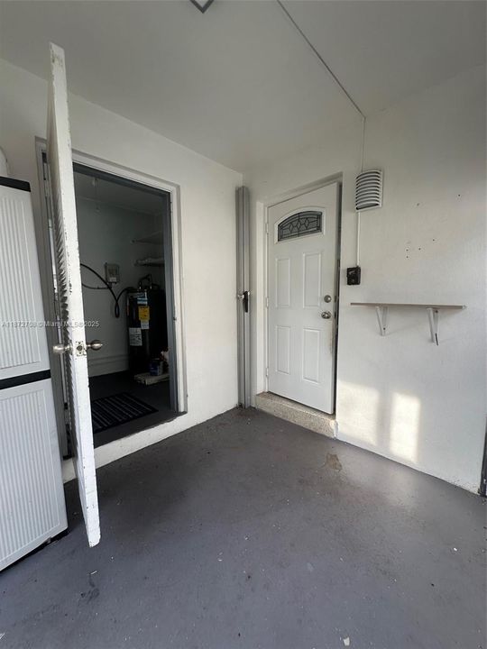 En Venta: $647,000 (0 camas, 0 baños, 1046 Pies cuadrados)