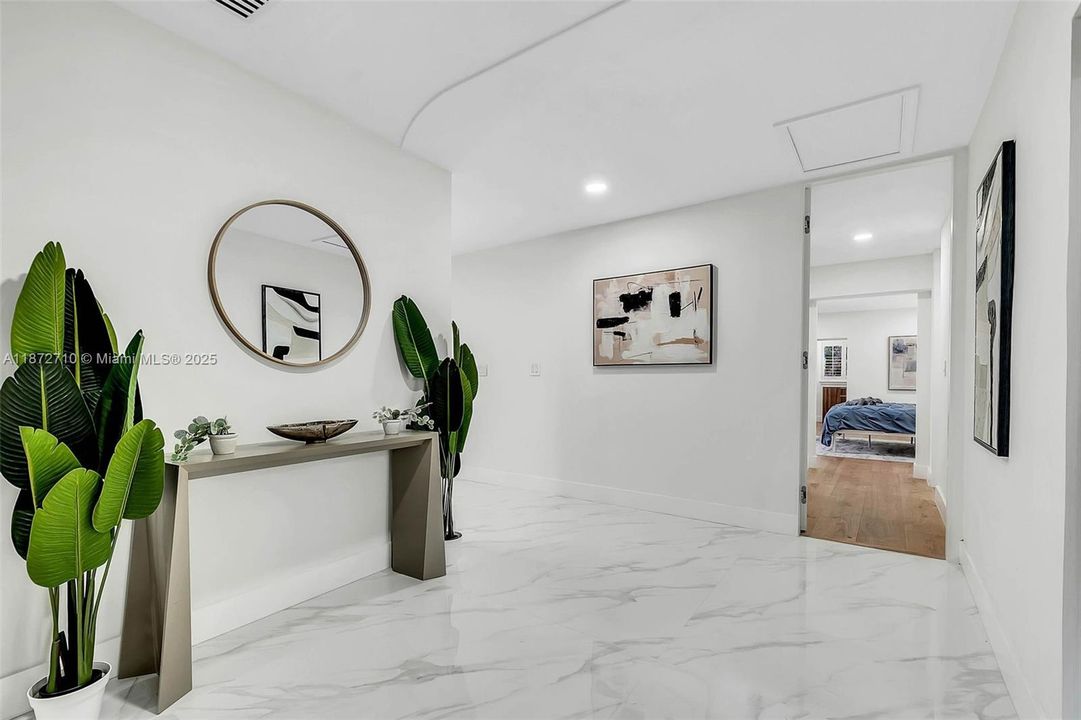 На продажу: $3,199,000 (5 спален, 4 ванн, 4568 Квадратных фут)