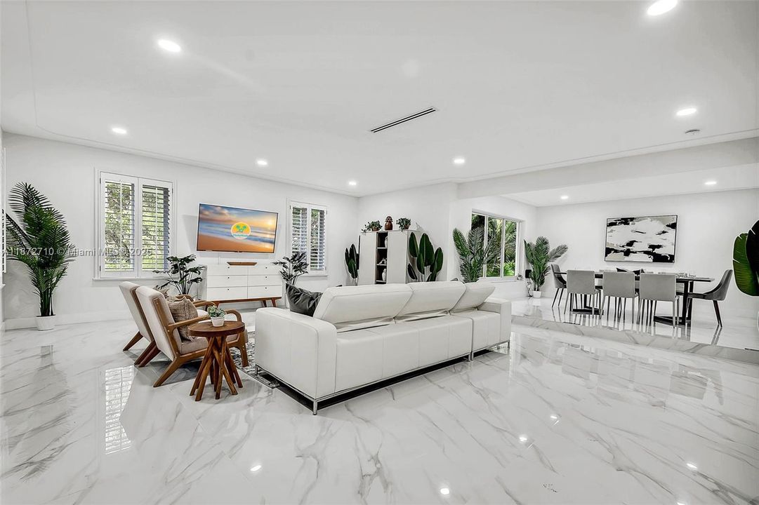 На продажу: $3,199,000 (5 спален, 4 ванн, 4568 Квадратных фут)