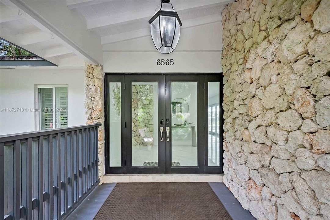 На продажу: $3,199,000 (5 спален, 4 ванн, 4568 Квадратных фут)