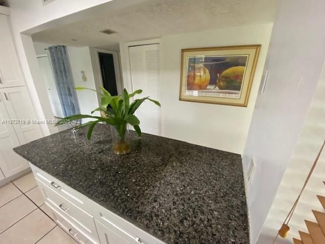 For Sale: $310,000 (2 beds, 2 baths, 1231 Square Feet)