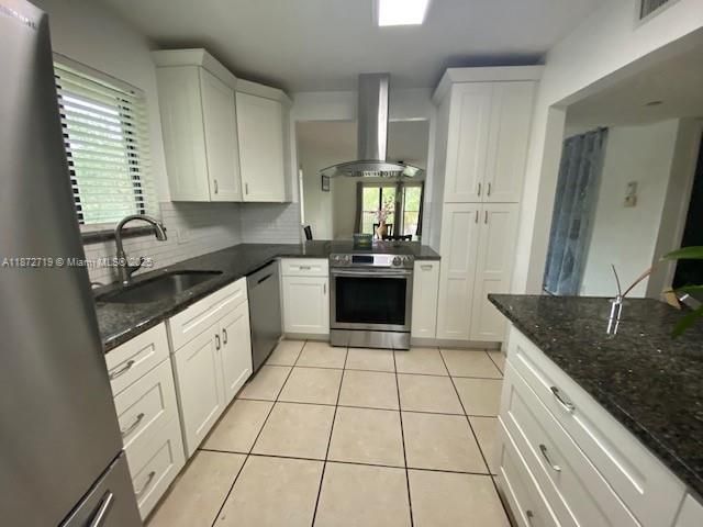 For Sale: $310,000 (2 beds, 2 baths, 1231 Square Feet)