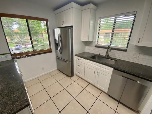 For Sale: $310,000 (2 beds, 2 baths, 1231 Square Feet)