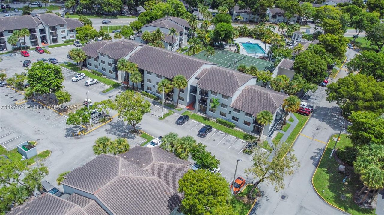 Recently Sold: $184,900 (1 beds, 1 baths, 679 Square Feet)