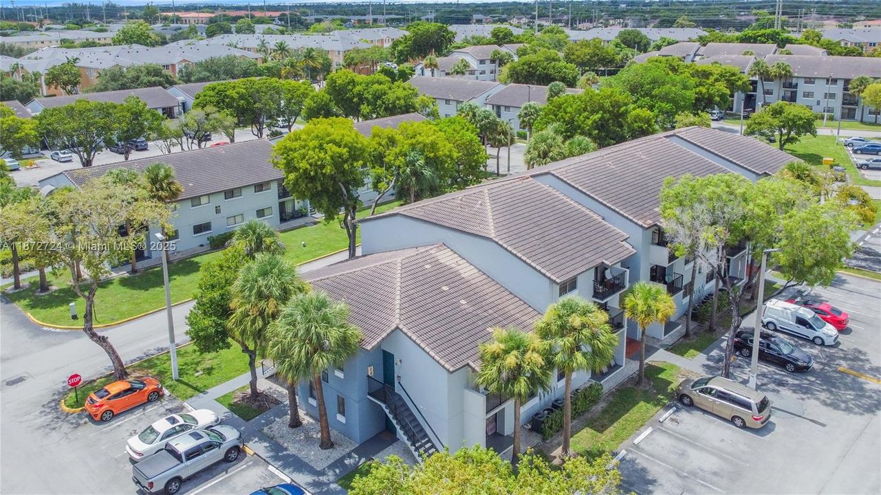 Recently Sold: $184,900 (1 beds, 1 baths, 679 Square Feet)