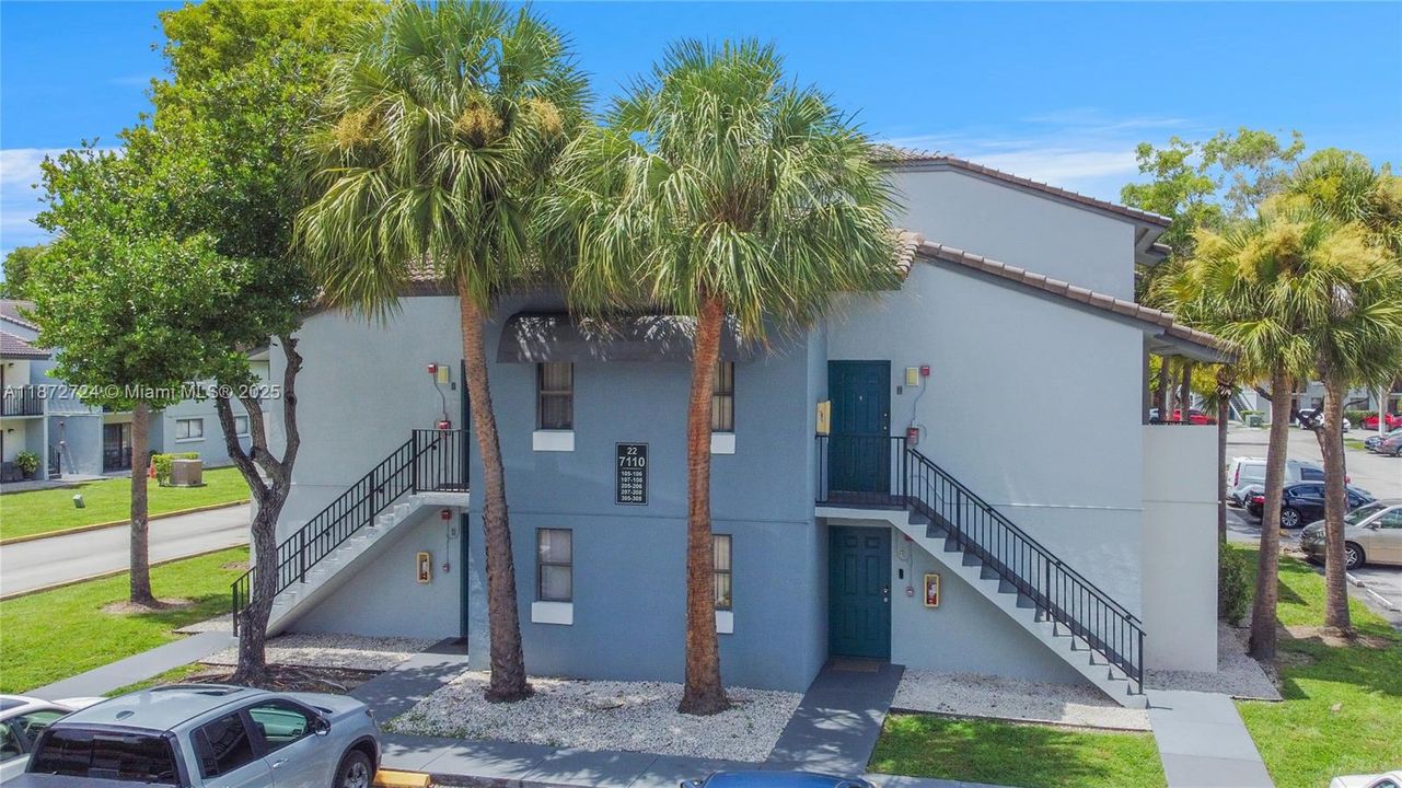 Recently Sold: $184,900 (1 beds, 1 baths, 679 Square Feet)