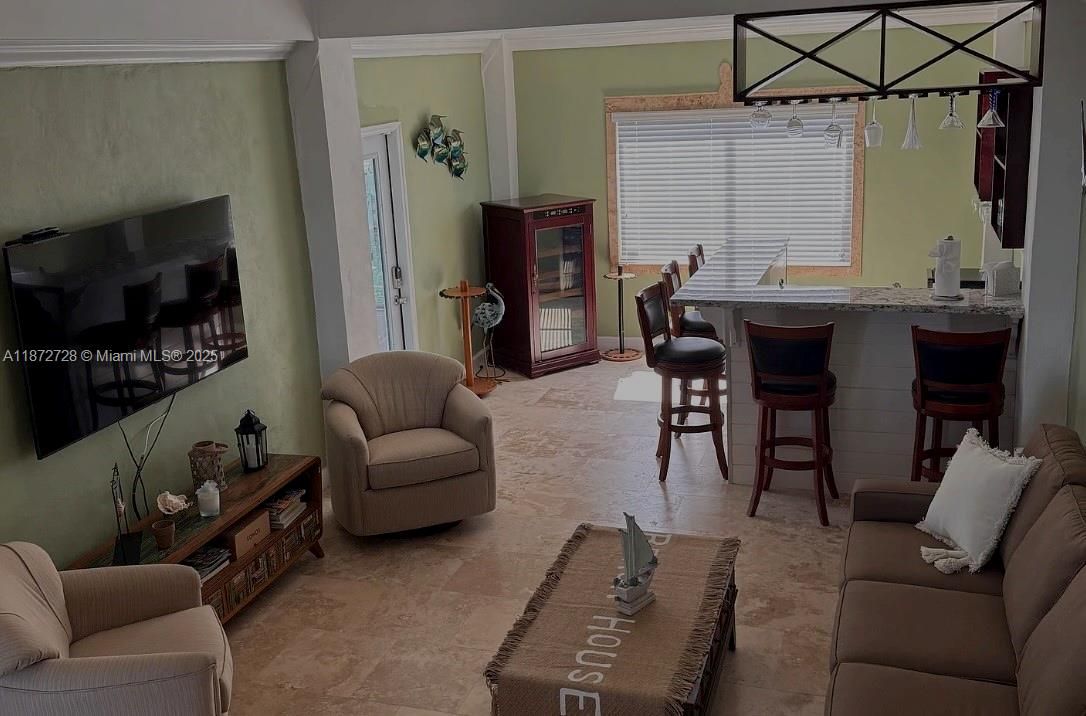 For Rent: $5,150 (3 beds, 3 baths, 1897 Square Feet)