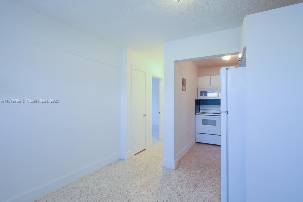 На продажу: $184,500 (2 спален, 1 ванн, 584 Квадратных фут)