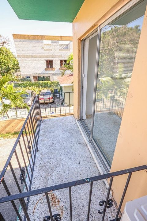 На продажу: $184,500 (2 спален, 1 ванн, 584 Квадратных фут)