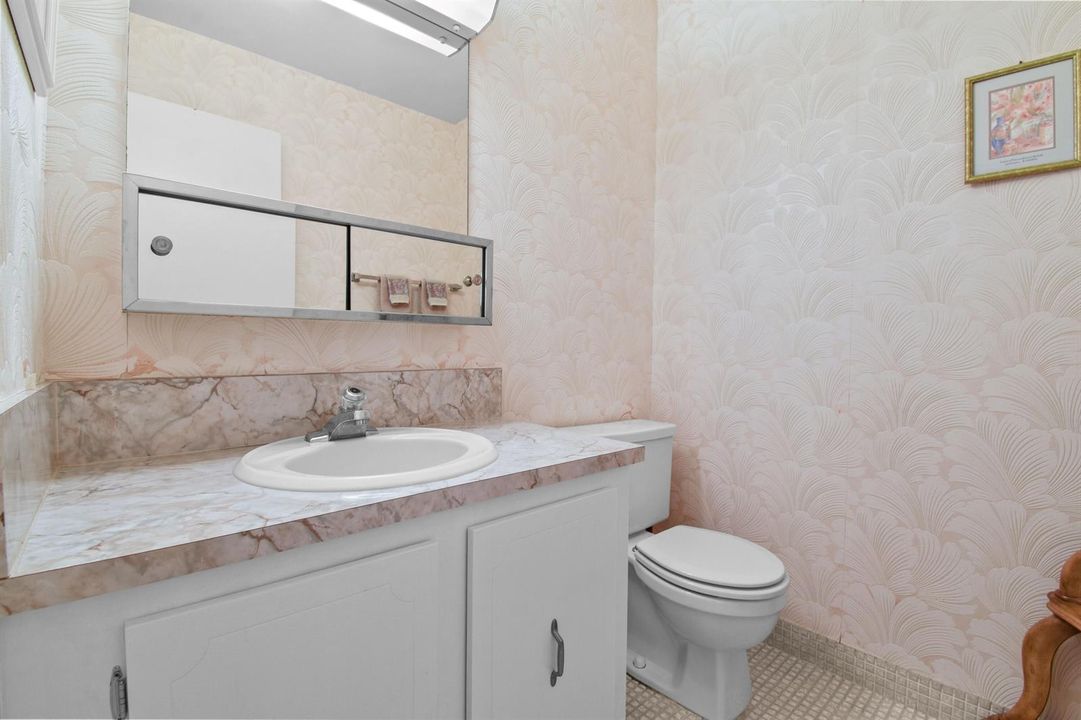 1097CirTerrW,AptC-Interior(10)