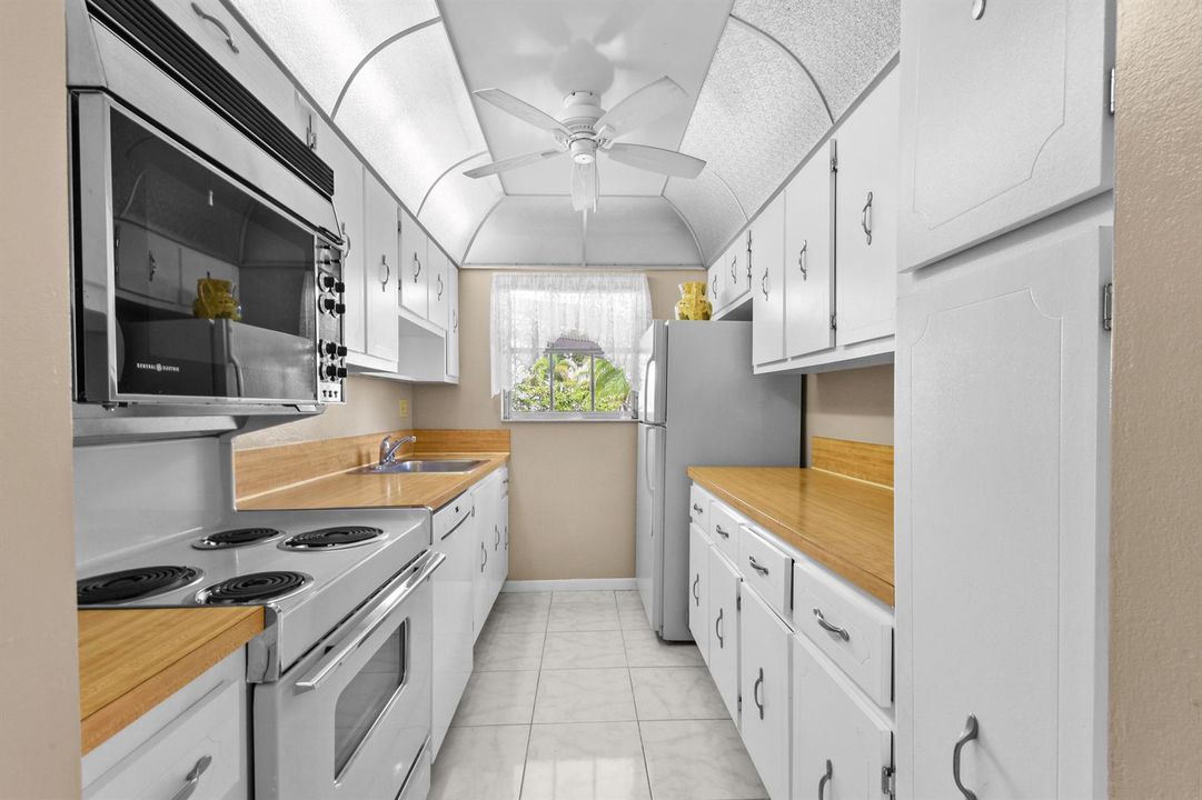 1097CirTerrW,AptC-Interior(9)