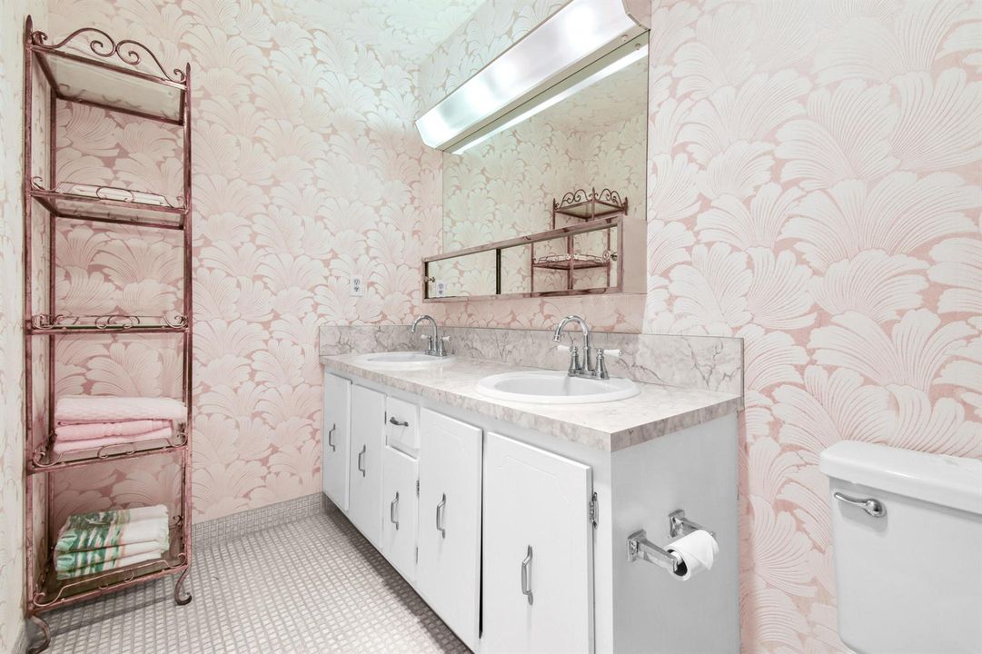 1097CirTerrW,AptC-Interior(18)