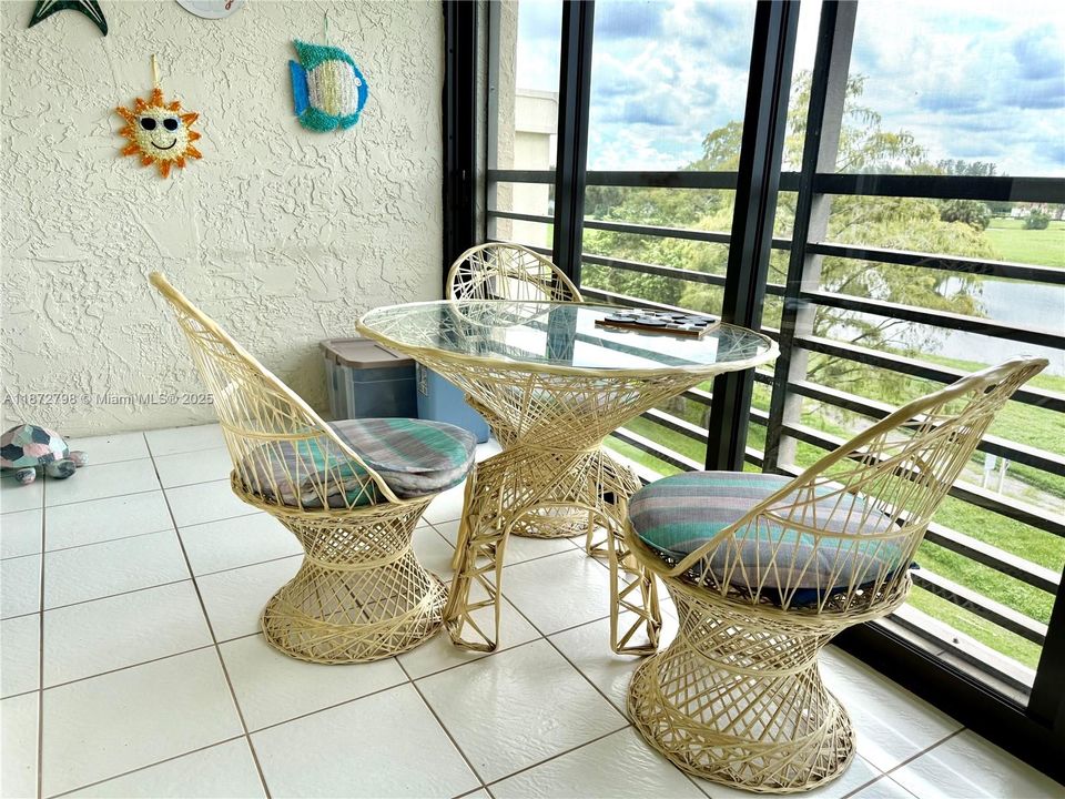 Vendido Recientemente: $128,000 (2 camas, 1 baños, 870 Pies cuadrados)