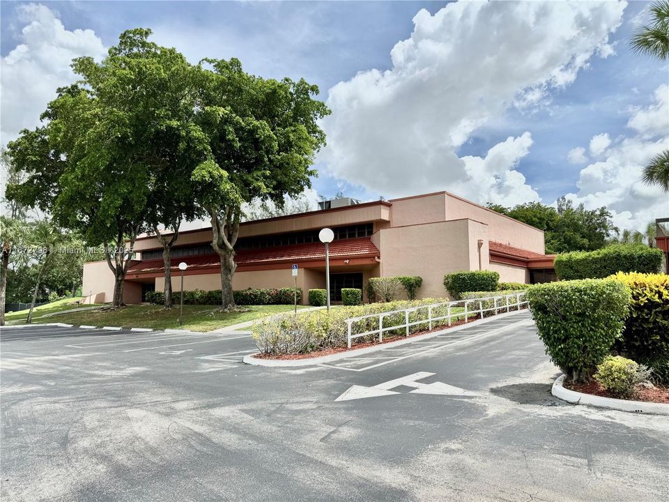 Vendido Recientemente: $128,000 (2 camas, 1 baños, 870 Pies cuadrados)