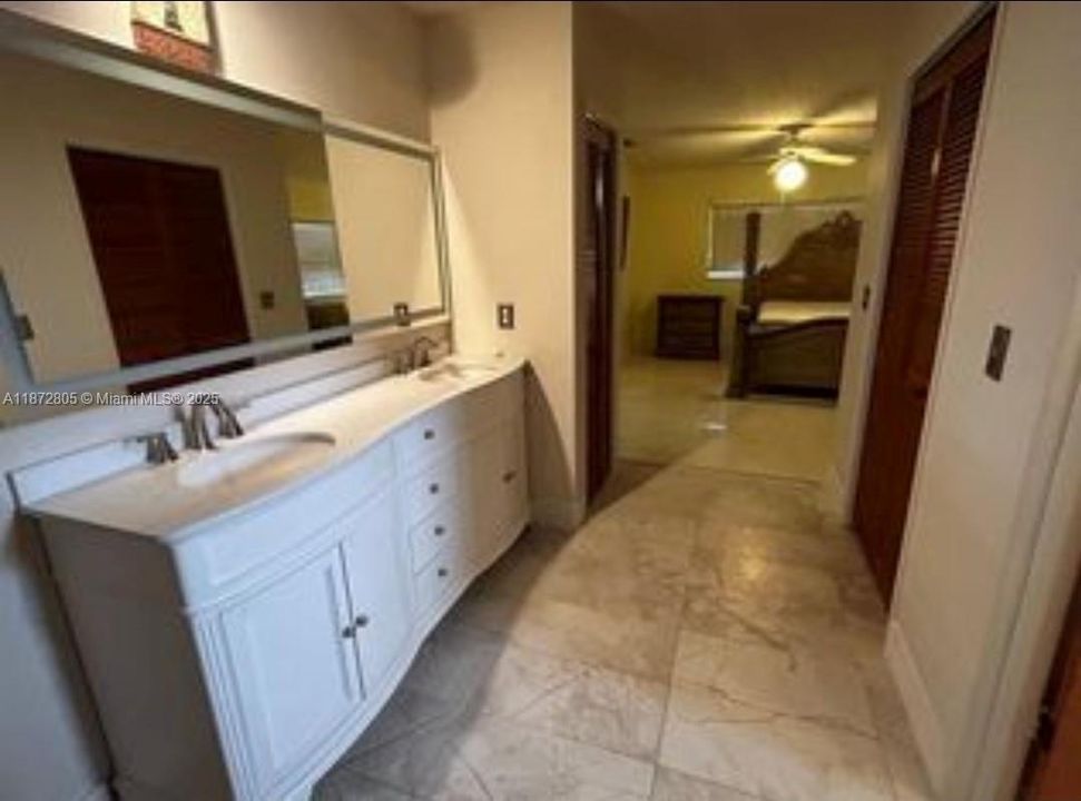 最近租的: $2,200 (3 贝兹, 2 浴室, 1680 平方英尺)