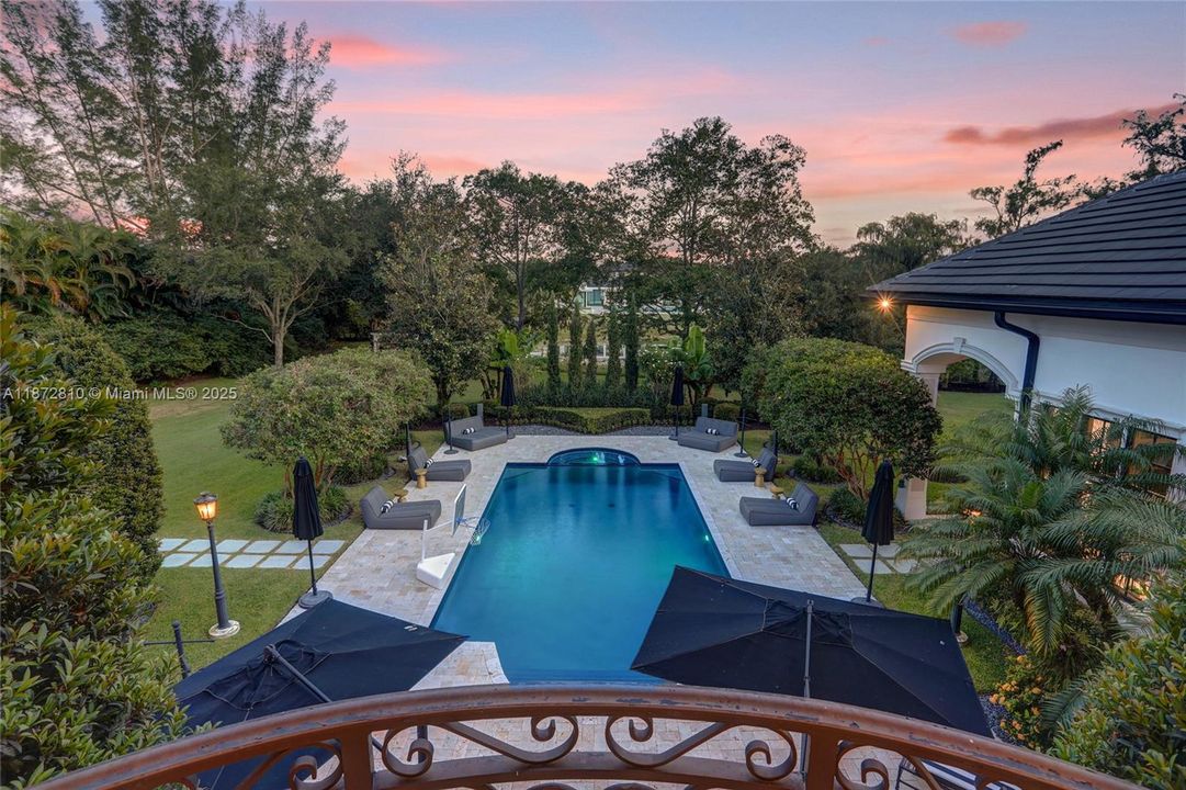 最近售出: $5,995,000 (7 贝兹, 4 浴室, 7302 平方英尺)