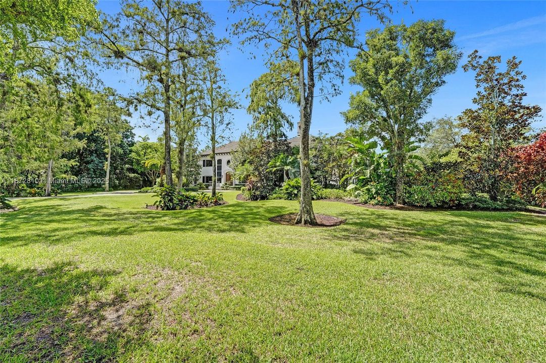 最近售出: $5,995,000 (7 贝兹, 4 浴室, 7302 平方英尺)