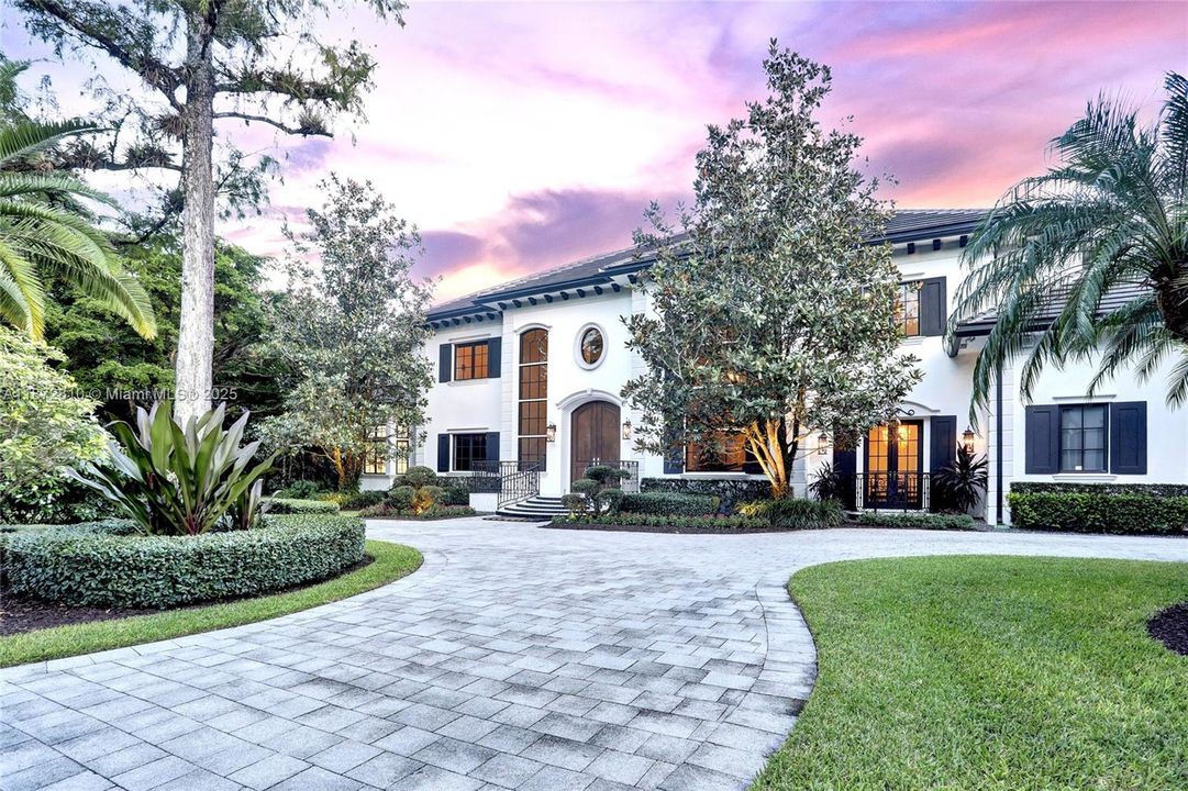 最近售出: $5,995,000 (7 贝兹, 4 浴室, 7302 平方英尺)