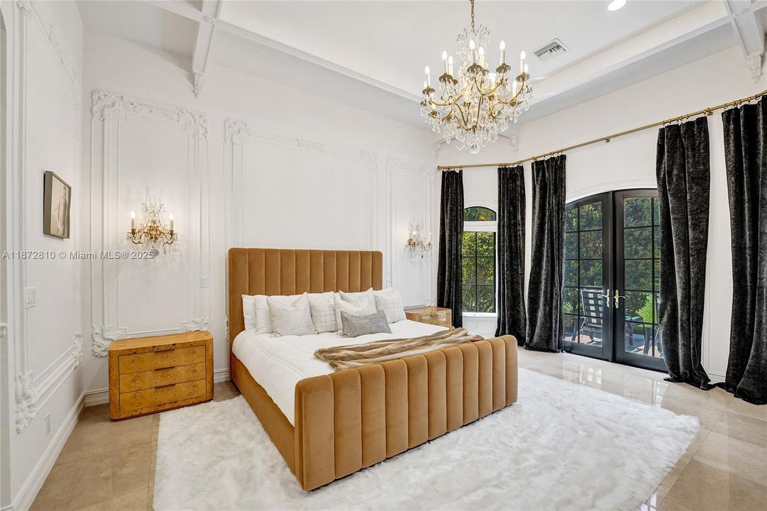 最近售出: $5,995,000 (7 贝兹, 4 浴室, 7302 平方英尺)