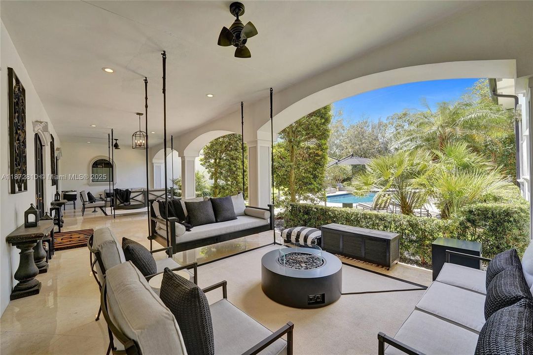 最近售出: $5,995,000 (7 贝兹, 4 浴室, 7302 平方英尺)