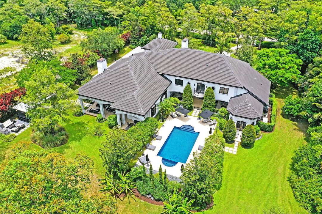 最近售出: $5,995,000 (7 贝兹, 4 浴室, 7302 平方英尺)