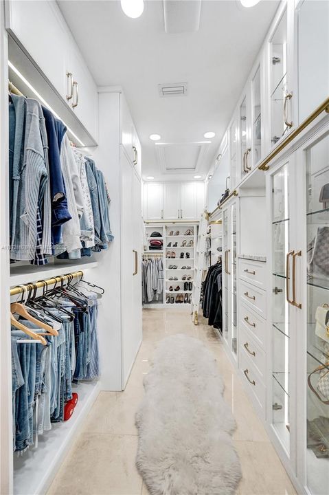 最近售出: $5,995,000 (7 贝兹, 4 浴室, 7302 平方英尺)