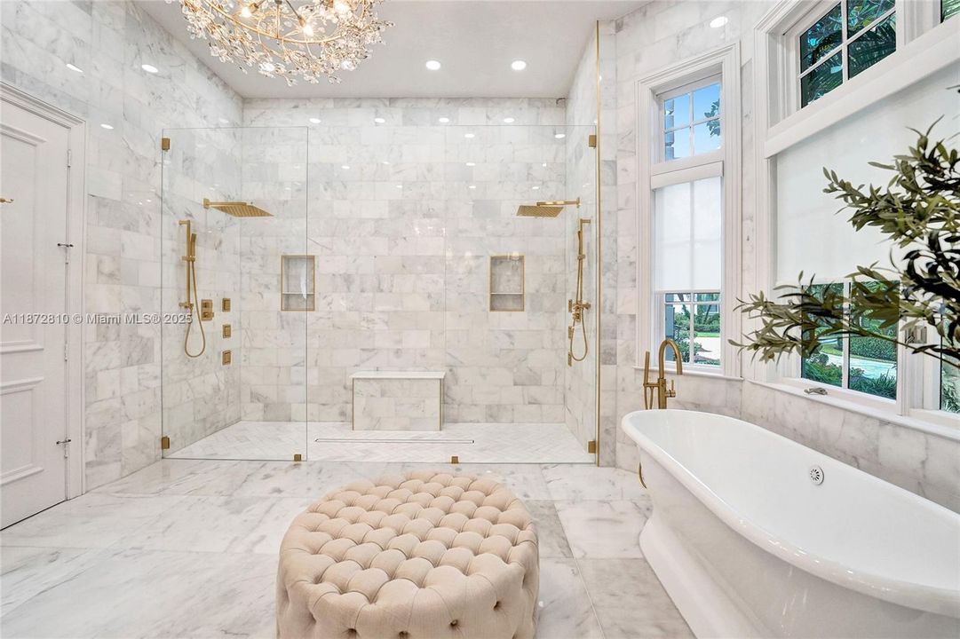 最近售出: $5,995,000 (7 贝兹, 4 浴室, 7302 平方英尺)