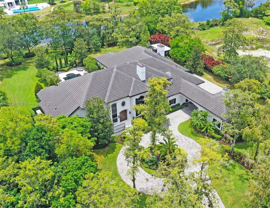 最近售出: $5,995,000 (7 贝兹, 4 浴室, 7302 平方英尺)