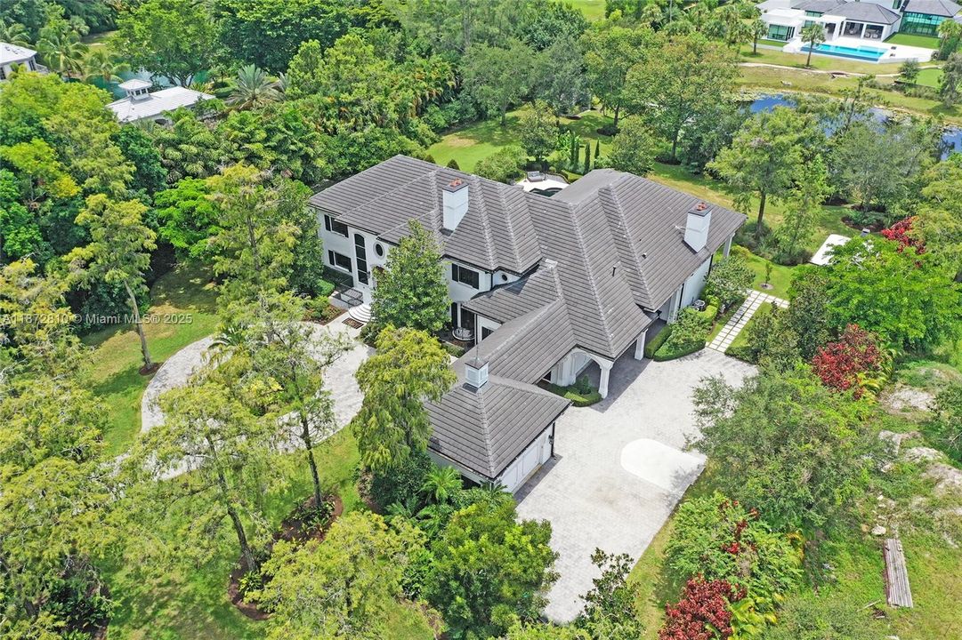 最近售出: $5,995,000 (7 贝兹, 4 浴室, 7302 平方英尺)