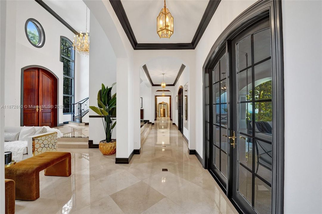 最近售出: $5,995,000 (7 贝兹, 4 浴室, 7302 平方英尺)