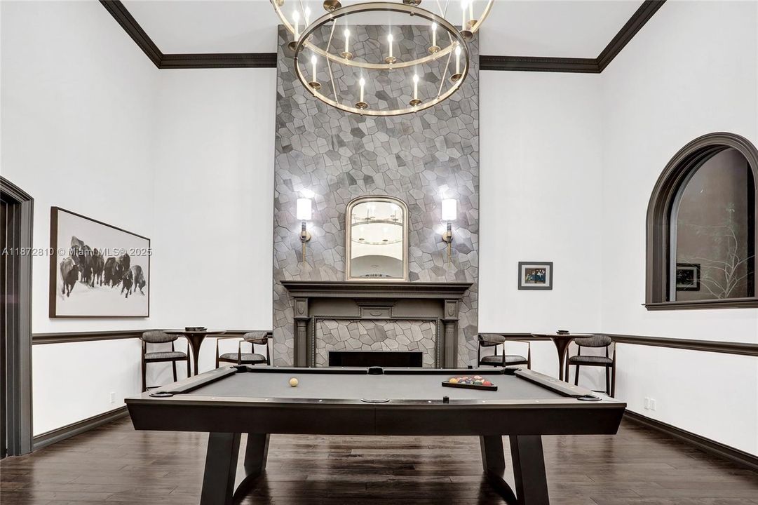 最近售出: $5,995,000 (7 贝兹, 4 浴室, 7302 平方英尺)