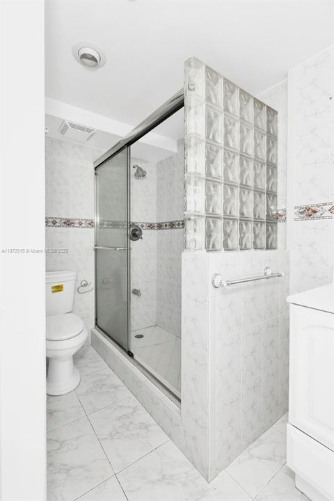 For Sale: $215,000 (2 beds, 2 baths, 1112 Square Feet)