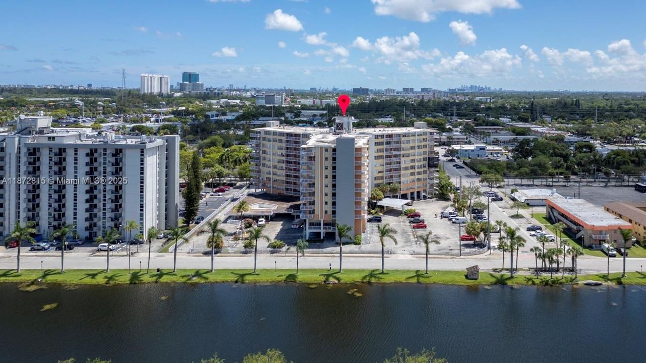 For Sale: $215,000 (2 beds, 2 baths, 1112 Square Feet)