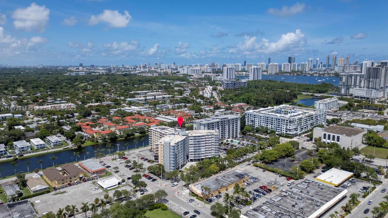 For Sale: $215,000 (2 beds, 2 baths, 1112 Square Feet)