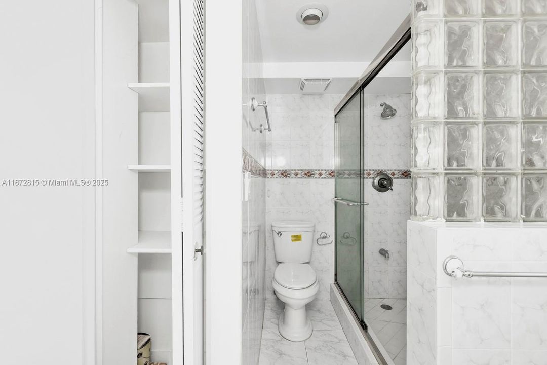 For Sale: $215,000 (2 beds, 2 baths, 1112 Square Feet)