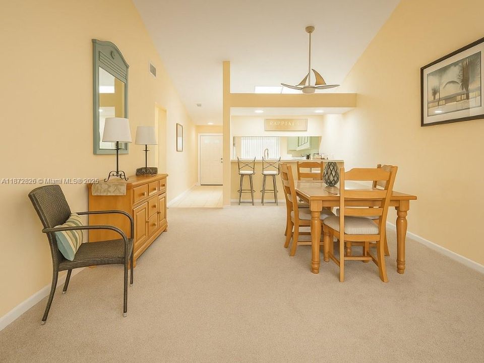 待售: $250,000 (2 贝兹, 2 浴室, 0 平方英尺)