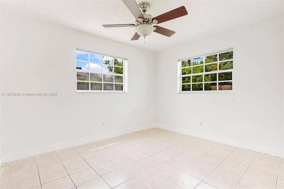 Activo con contrato: $388,000 (2 camas, 2 baños, 1197 Pies cuadrados)