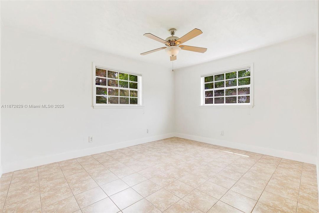 Activo con contrato: $388,000 (2 camas, 2 baños, 1197 Pies cuadrados)