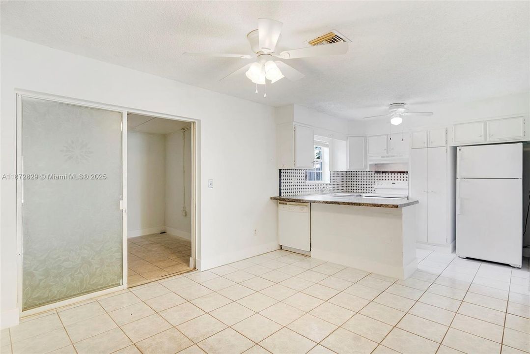 Activo con contrato: $388,000 (2 camas, 2 baños, 1197 Pies cuadrados)