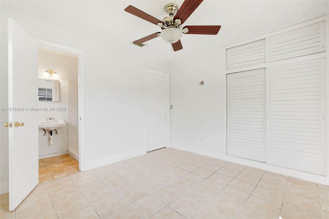 Activo con contrato: $388,000 (2 camas, 2 baños, 1197 Pies cuadrados)