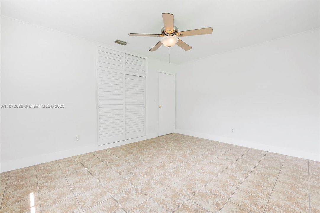 Activo con contrato: $388,000 (2 camas, 2 baños, 1197 Pies cuadrados)