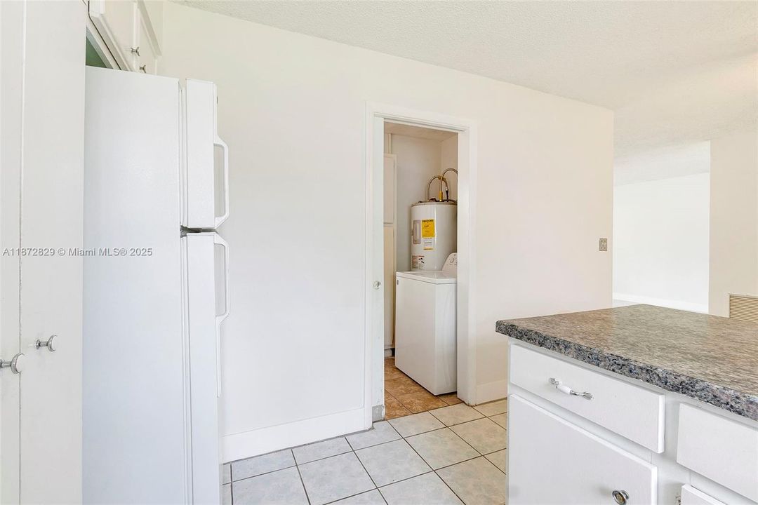 Activo con contrato: $388,000 (2 camas, 2 baños, 1197 Pies cuadrados)