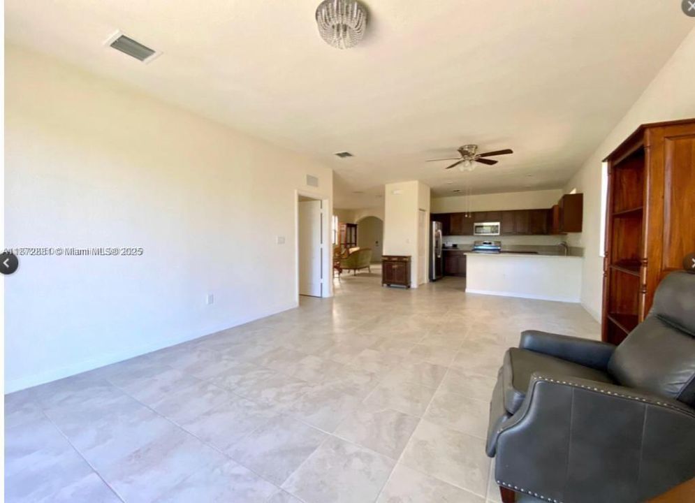 Recently Rented: $3,420 (5 beds, 3 baths, 2894 Square Feet)