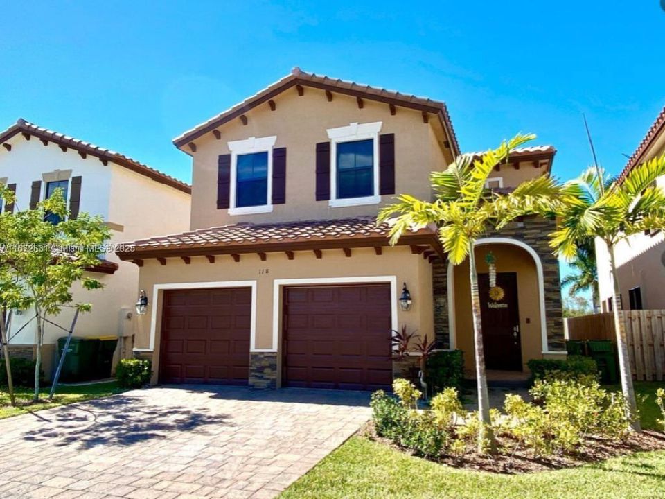 Recently Rented: $3,420 (5 beds, 3 baths, 2894 Square Feet)