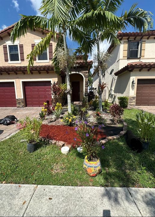 Recently Rented: $3,420 (5 beds, 3 baths, 2894 Square Feet)