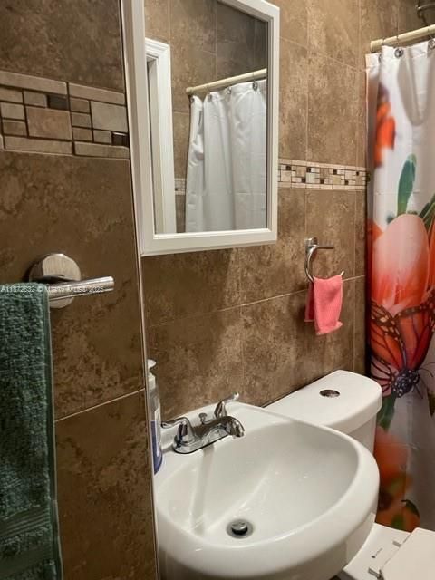 For Rent: $1,150 (1 beds, 1 baths, 1719 Square Feet)